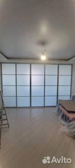 Стеклянная перегородка