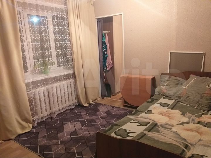 Комната 18 м² в > 9-к., 2/4 эт.