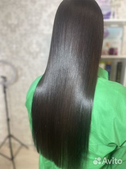 Кератиновое выпрямление волос