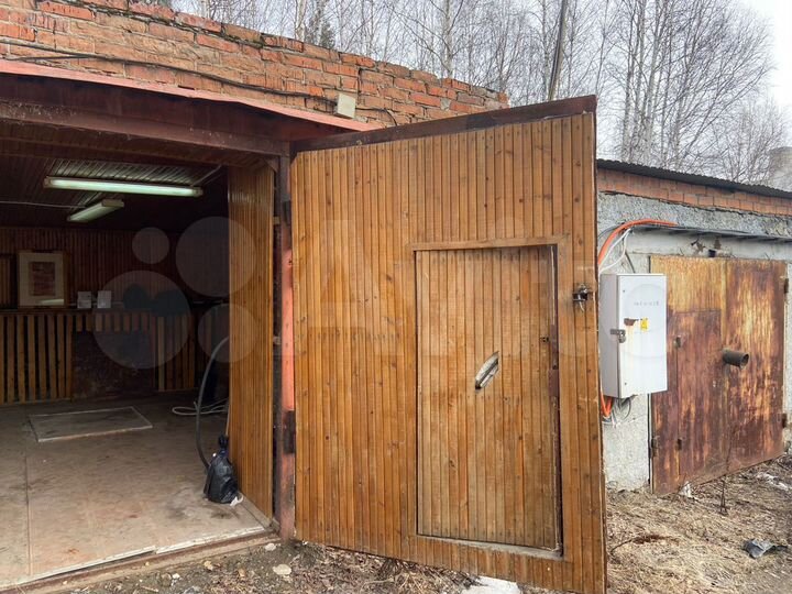 Гараж, > 30 м²