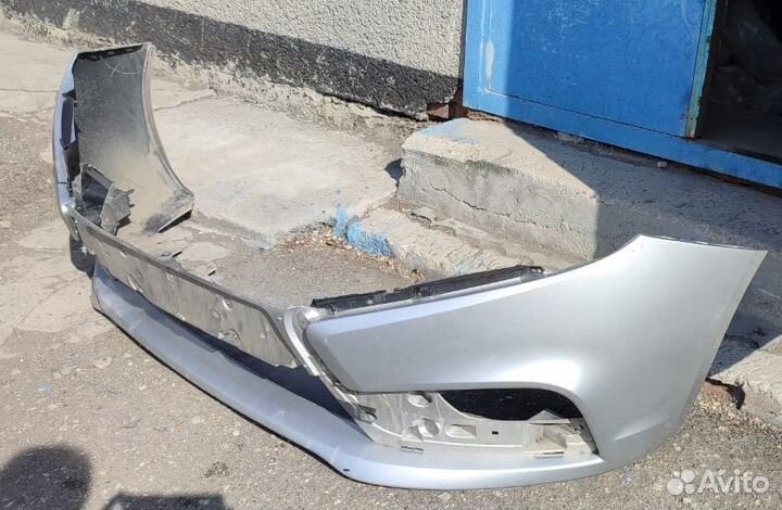 Передний бампер на LADA весту