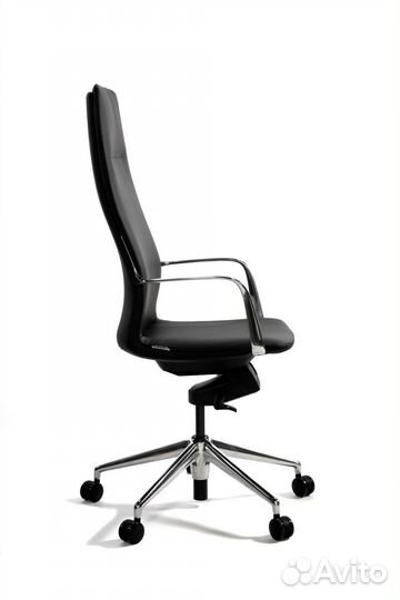 Компьютерное кресло руководителя