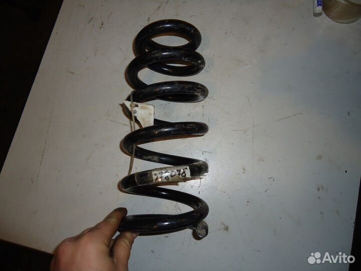 Пружина передняя