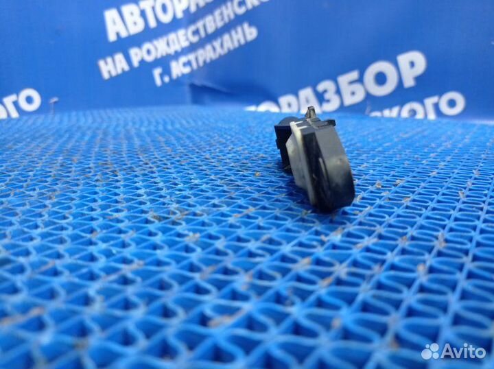 Датчик удара Mercedes-Benz W211 седан M272DE35