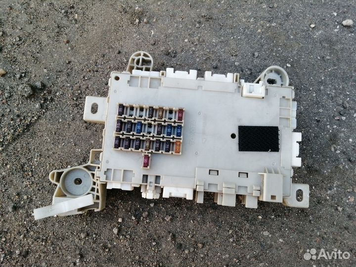 Блок предохранителей салонный Lexus Ls430 Celsior