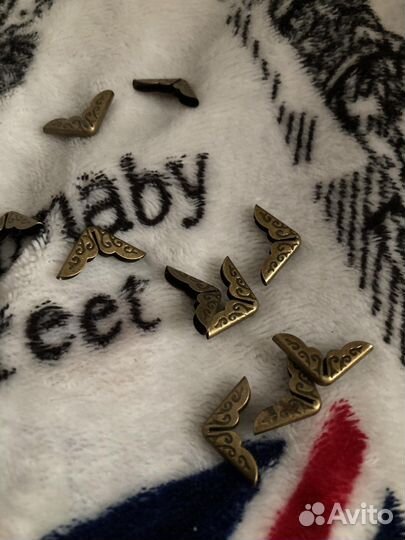 Металлические уголки для скрапбукинга 12 штук