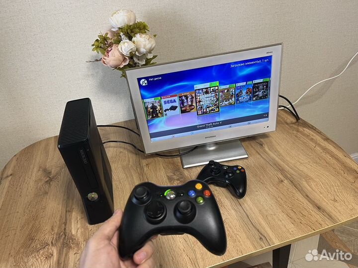 Xbox 360 slim + 60 игр