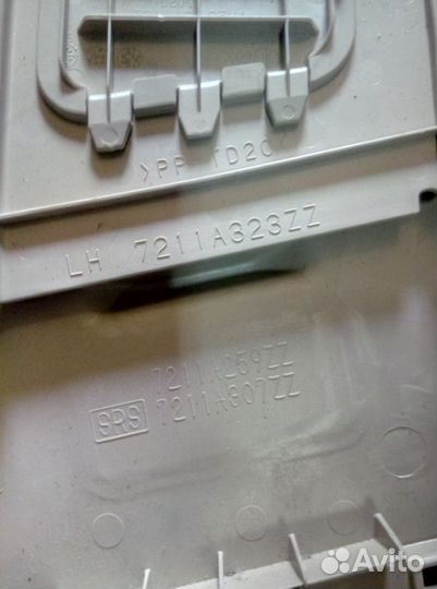 Обшивка центральной стойки Mitsubishi Outlander GF