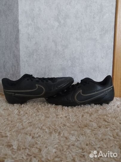 Футбольные бутсы nike