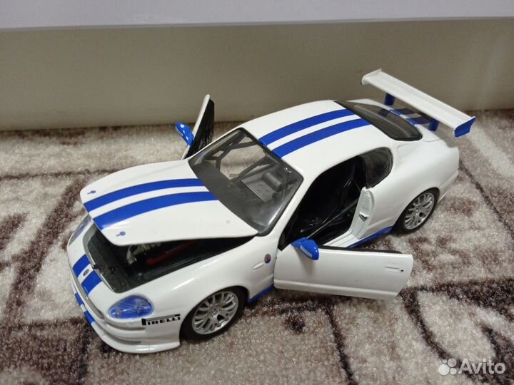 Модель 1:24 Maserati Trofeo