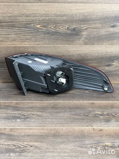 Фонарь задний правый Kia Rio 3 1.4 2012