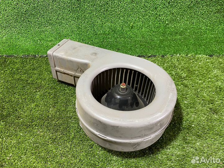 Моторчик ионизатора Toyota Mark 2 JX 80,81