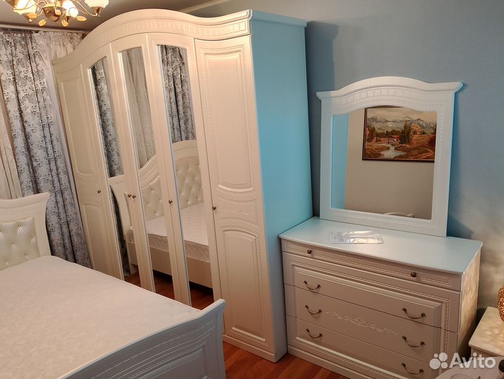 Спальный гарнитур Венера беж с 5 дв. шкафом