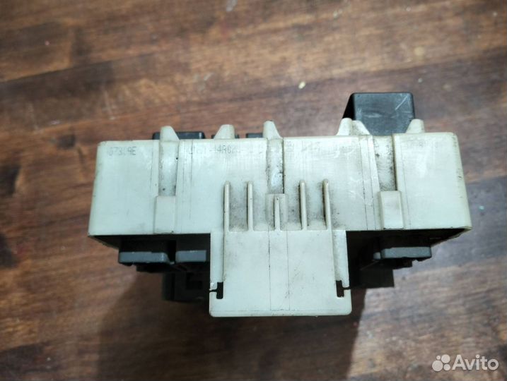 Блок предохранителей Ford Focus 1 (бп03)