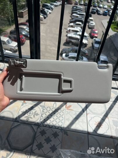 Солнцезащитный козырек с зеркалом