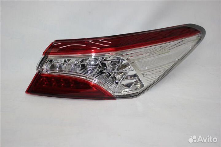 Фонарь задний LED правый Toyota Camry V70 V75