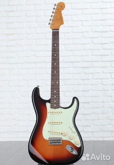 Электрогитара Fender Robert Cray + Аксессуары