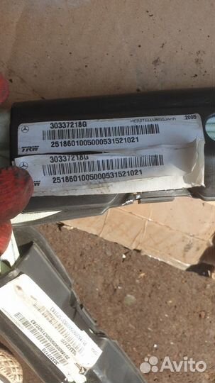 Шторка безопасности на Mercedes W251 короткая база