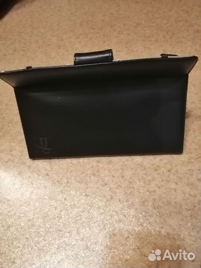 Планшет в чехле