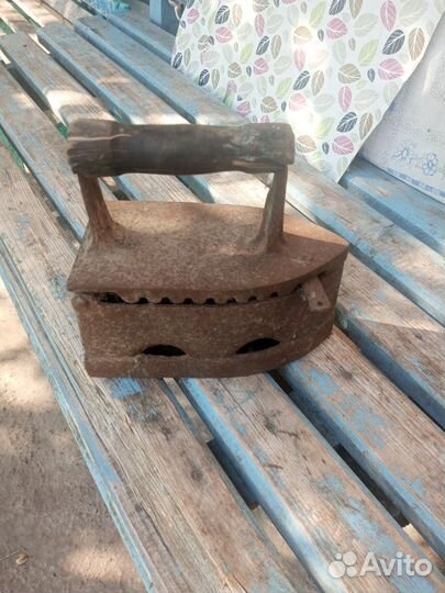 Древний утюг