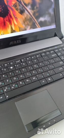 Ноутбук asus i5/4 ядра/две видеокарты