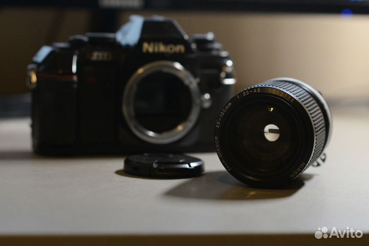 Nikon N2000 (F-301) + Nikkor 35-105mm 1:3.5-4.5 AI