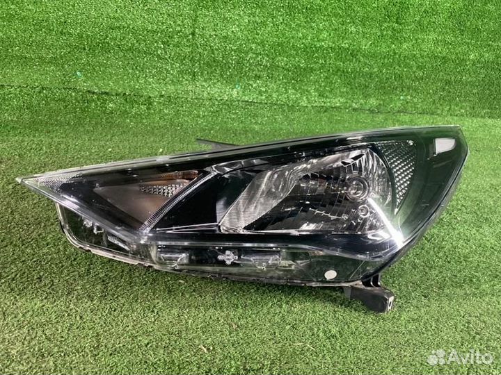 Фара левая Hyundai Solaris