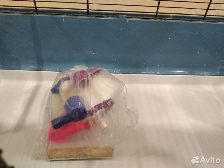 Продам клетку для попугаев