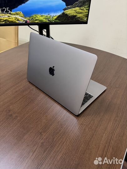 MacBook Air M1 13-inch 256Gb Space Gray