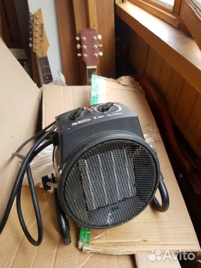 Тепловая пушка quattro elementi QE-2000 C