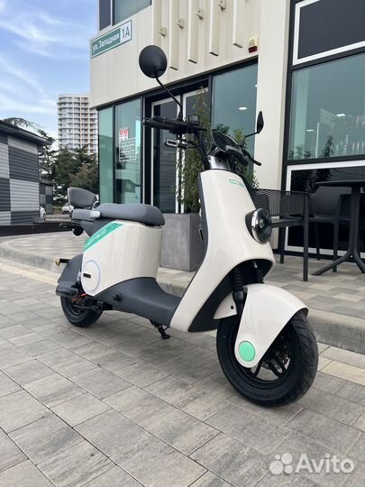 Электроскутер Svyateco MN1