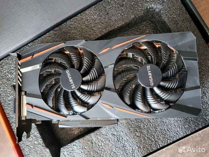 Видеокарта gigabyte RX 580