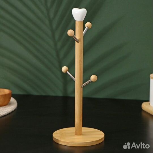 Набор фарфоровых кружек на деревянной подставке Be