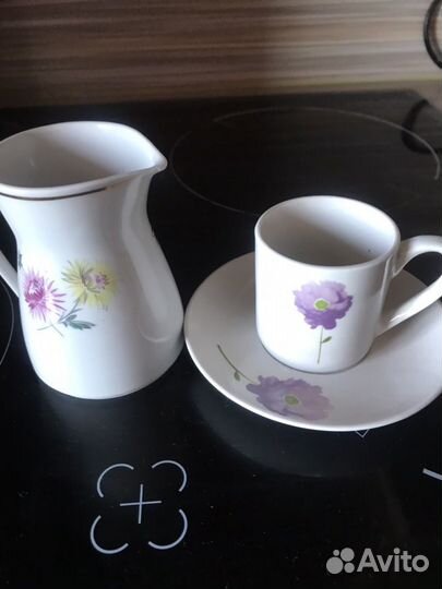 Селедочница,салатник, чайные пары, молочник