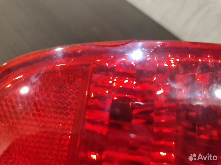 Фонарь задний левый на Toyota land cruiser 200