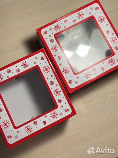 Коробка подарочная новогодняя