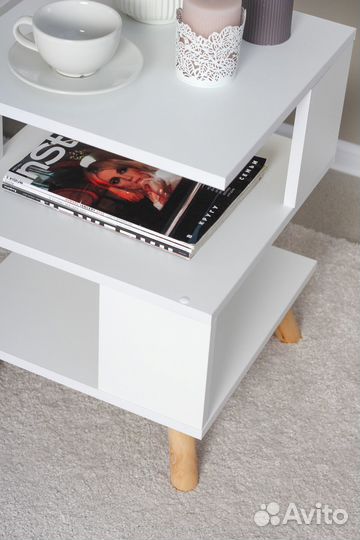 Тумба Прикроватная на деревянных ножках белая