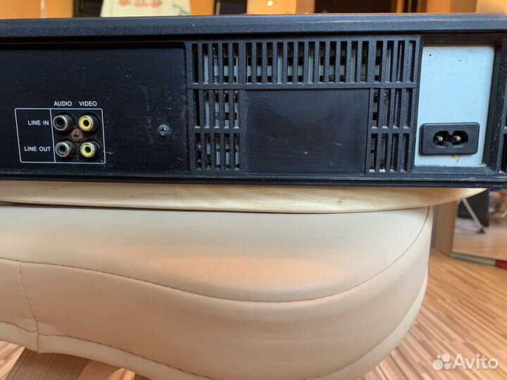 TV телевизор-DVD-JVC -филмы-диски (комбо)