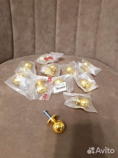 Ручки кнопки мебельные