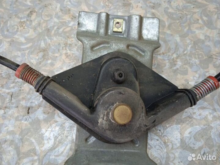 Стеклоподъемник передний правый Volkswagen Vento