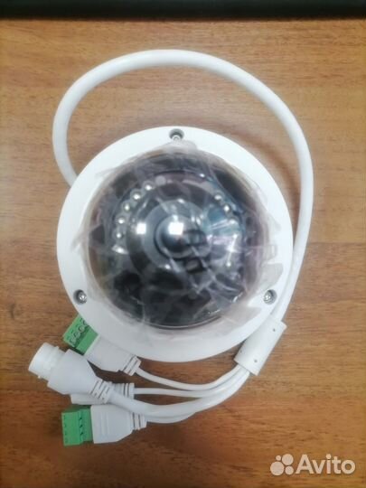 Видеокамера Hikvision DS-2CD2122FWD-IS