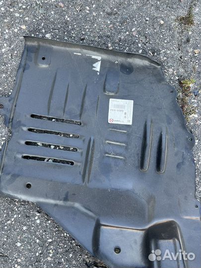 Подкрылок mitsubishi pajero