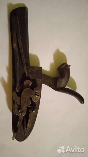 Ударноспусковой механизм,пороховница старинная