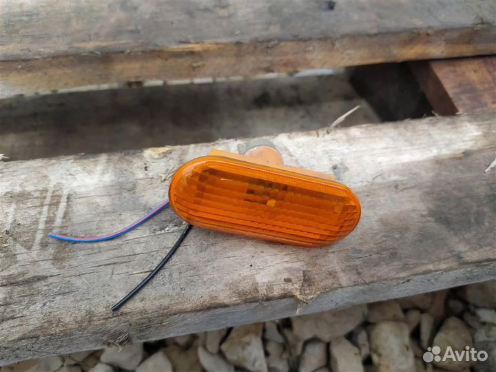 Повторитель правый Ford Fiesta (CBK) 2007