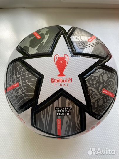 Фубольные мячи Adidas размер 4