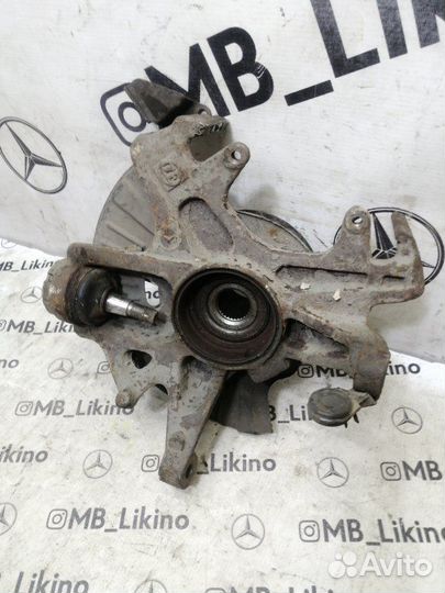 Поворотный кулак передний правый Mercedes Ml W163