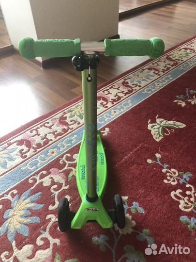 Самокат Micro Maxi Deluxe Green T