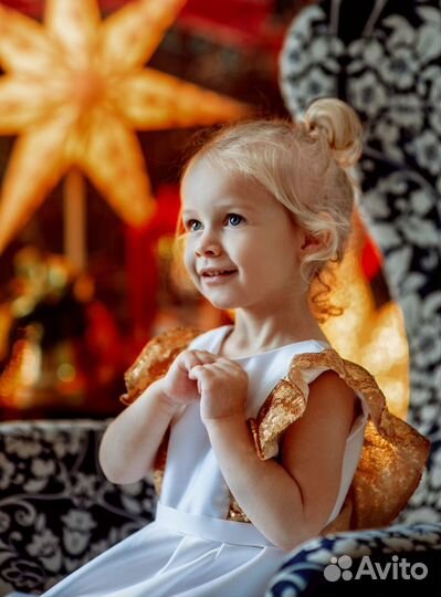 Новое Детское платье Белое с золотом