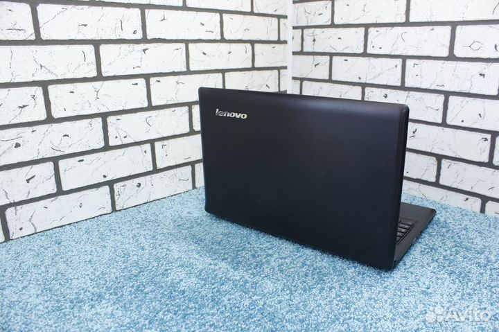 Ноутбук Lenovo. Подойдет для разных задач. Хороший