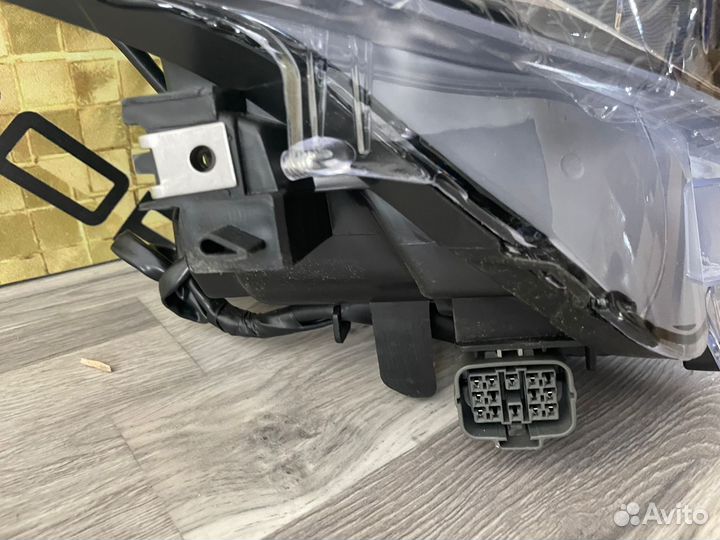 Фара правая на Mazda 3 BM BN Оригинал Новая 13+